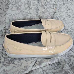 The Cole Haan Nantucket Women's Dogwood Patent Light tan penny Loafer 7.5
